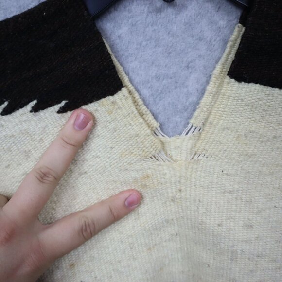 Central American Hand Woven Poncho Fring Bottom Aztec‎ - Picture 5 of 10